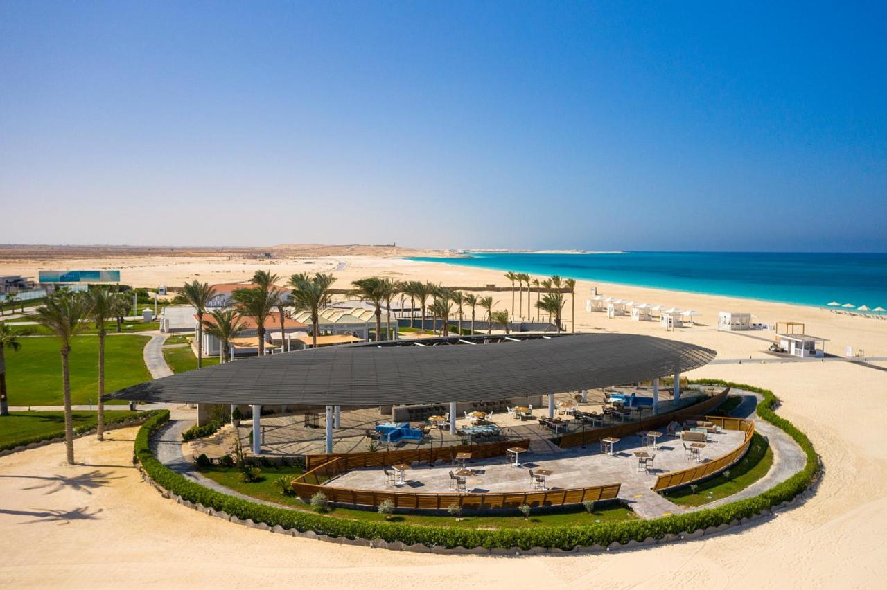 Rixos Alamein - Full Board Plus El Alamein Esterno foto The beach at the Al-Bateen Equestrian and Polo Club