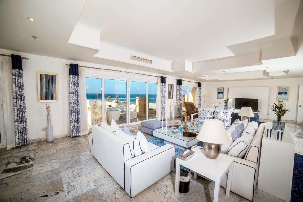 Rixos Alamein - Full Board Plus El Alamein Esterno foto A living room in a private home